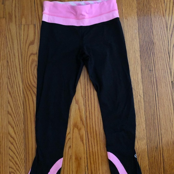 Lululemon black leggings with pink detailing - Picture 2 of 4